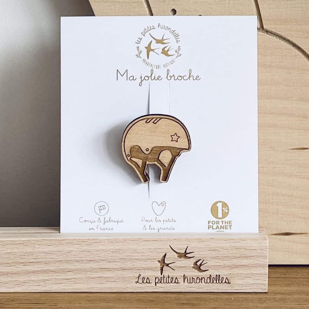 Broche Masque Design En Bois Marqueté – Pièce Unique – Occasion