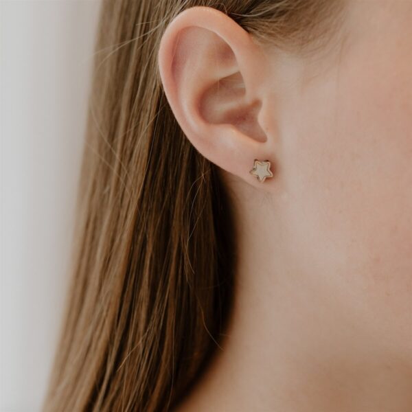 Boucles d'oreilles en bois étoile - Les Petites Hirondelles