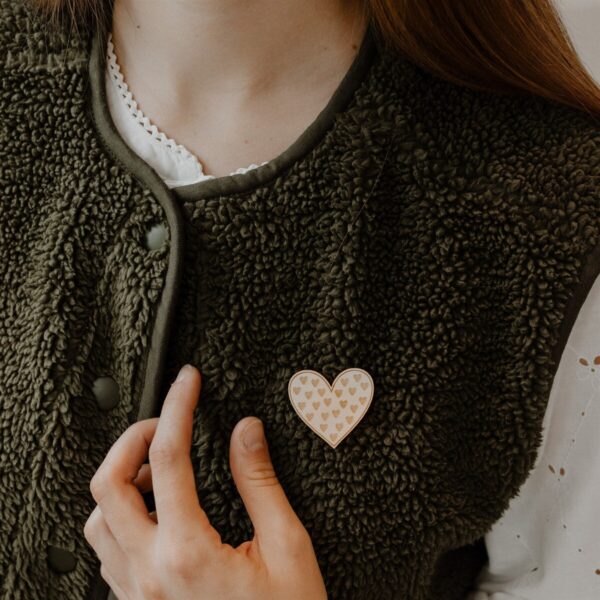 Broche en bois Cœur - Les Petites Hirondelles