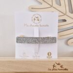 Barrette clip en feutrine pailletée basique argent de la marque Les Petites Hirondelles sur sa cartonnette