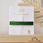 Barrette clip en feutrine pailletée basique vert de la marque Les Petites Hirondelles sur sa cartonnette