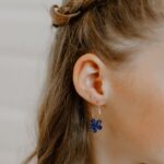 Créoles pailletées fleur bleu - Les Petites Hirondelles