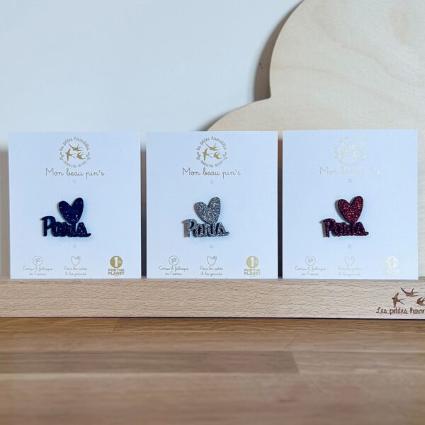 Pin's feutrine pailletée Paris avec un cœur