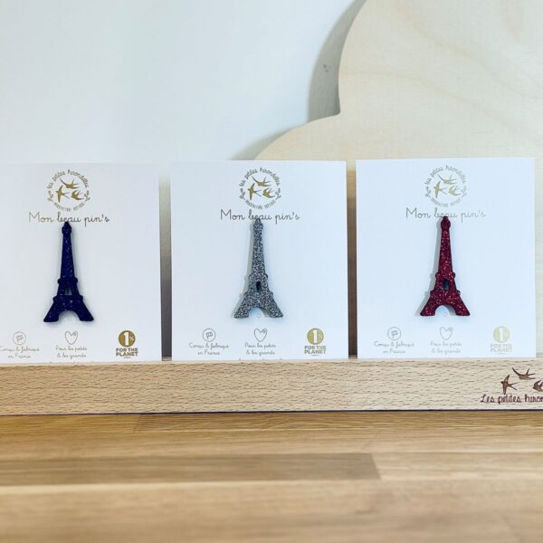 Pin's feutrine pailletée en forme de tour Eiffel