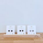 Boucles d'oreilles clips de différents coloris en forme de coeurs