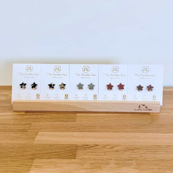 Boucles d'oreilles clips de différents coloris en forme d'étoiles