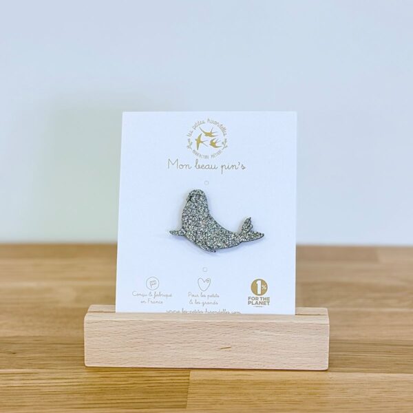 Pin's en feutrine pailletée en forme de phoque argent